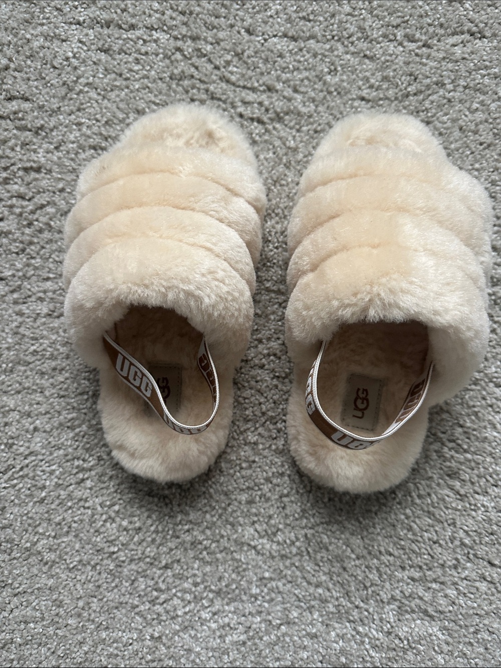 UGG Kids Fluff Slide Sandals in Light Beige